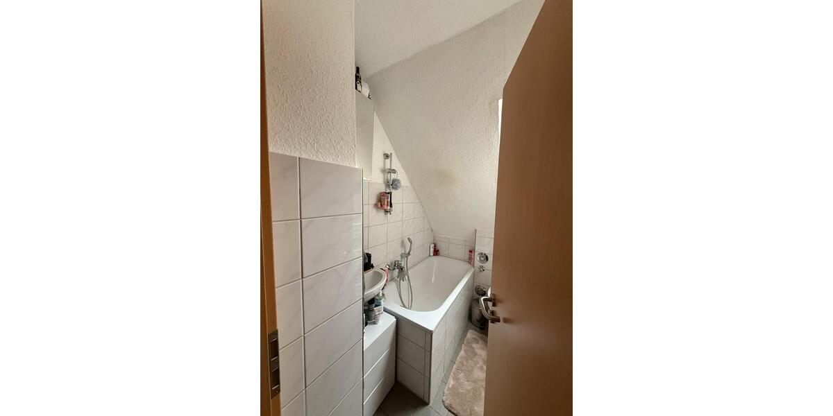 Dachgeschoßwohnung Herne Wanne - 2.5 Zimmer, 47 m&sup2;, 330&euro; | Angebot:25612739