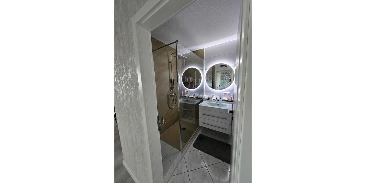 Etagenwohnung Ratingen Tiefenbroich - 3 Zimmer, 92 m&sup2;, 280.000&euro; | Angebot:27161528