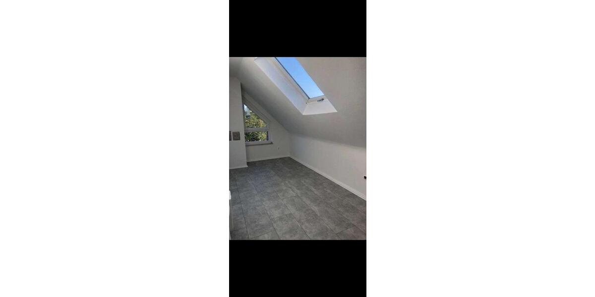 Dachgeschoßwohnung Duisburg Großenbaum - 2.5 Zimmer, 67 m&sup2;, 930&euro; | Angebot:26235851