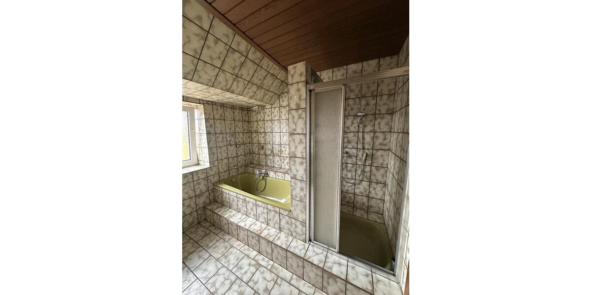 Dachgeschoßwohnung Essen Stadtbezirk VI - 3 Zimmer, 74 m&sup2;, 850&euro; | Angebot:26110167