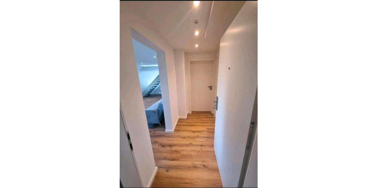 Dachgeschoßwohnung Wuppertal Lichtenplatz - 2 Zimmer, 80 m&sup2;, 870&euro; | Angebot:26483898