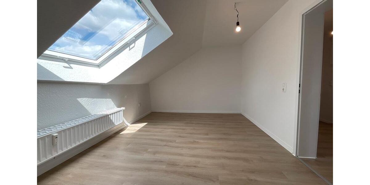 Schöne Dachgeschosswohnung mit Denkmalschutz 3 zimmer