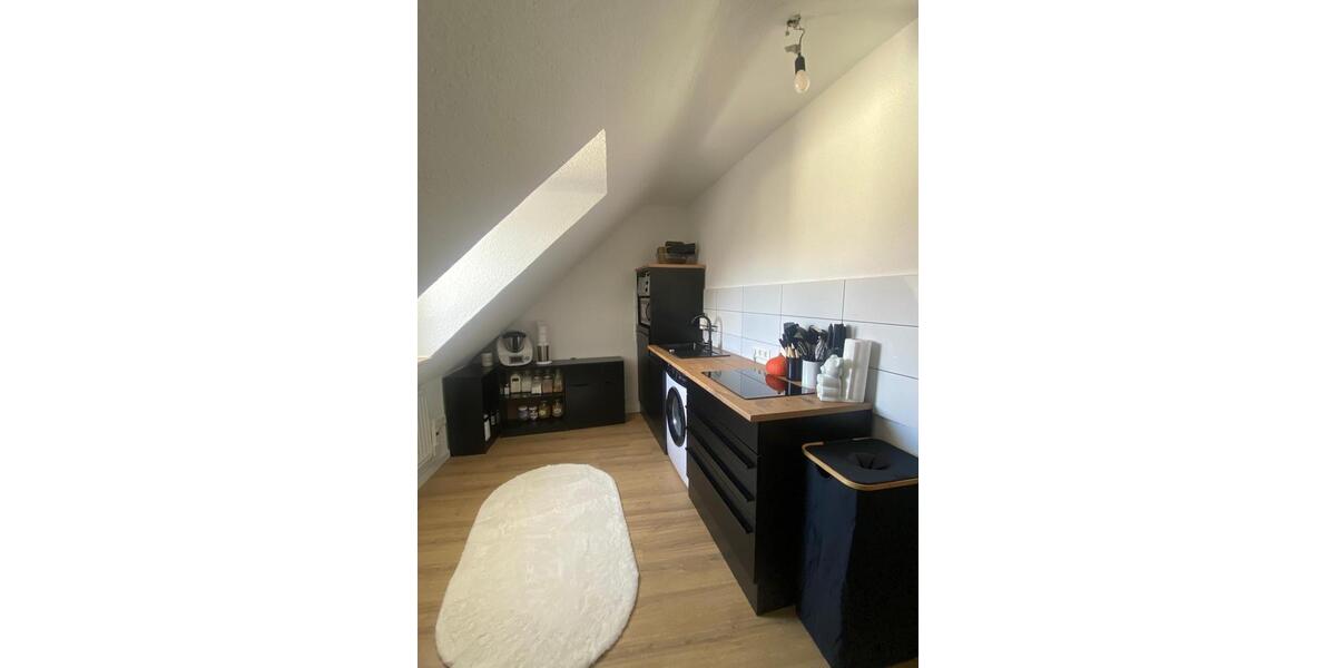 Teilmöbilierte Dachgeschosswohnung in Unterbarmen 2 zimmer