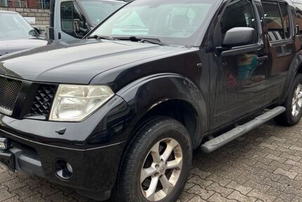 Nissan Pathfinder 238.000 km 3.900 € Bochum 44793