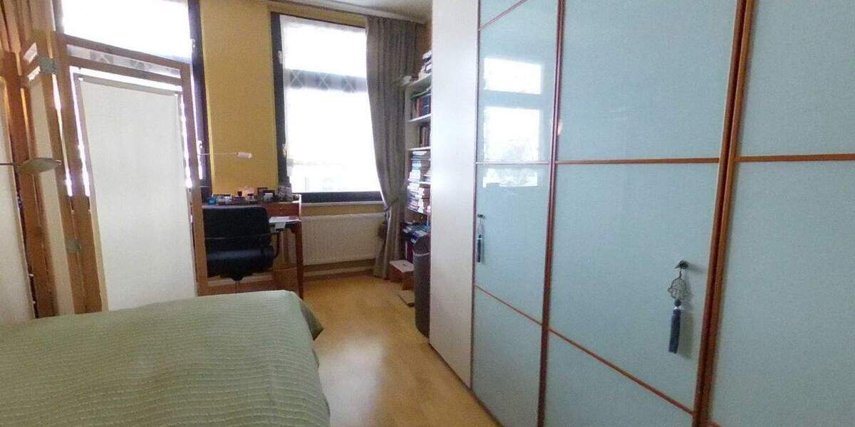 Etagenwohnung Essen Huttrop - 3 Zimmer, 87 m&sup2;, 250.000&euro; | Angebot:25631079