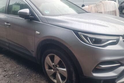 Opel Grandland (X) 121.000 km 16.900 &euro; Gelsenkirchen 45884