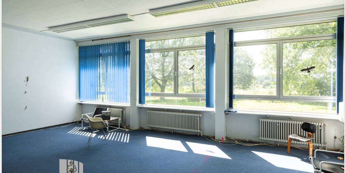 Teilsanierte Schule - Wohnen im idyllischen Hünxerwald zimmer