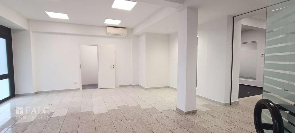 Raum für Visionen – stilvolle Gewerbeimmobilie mit Glasfront und Charakter zimmer