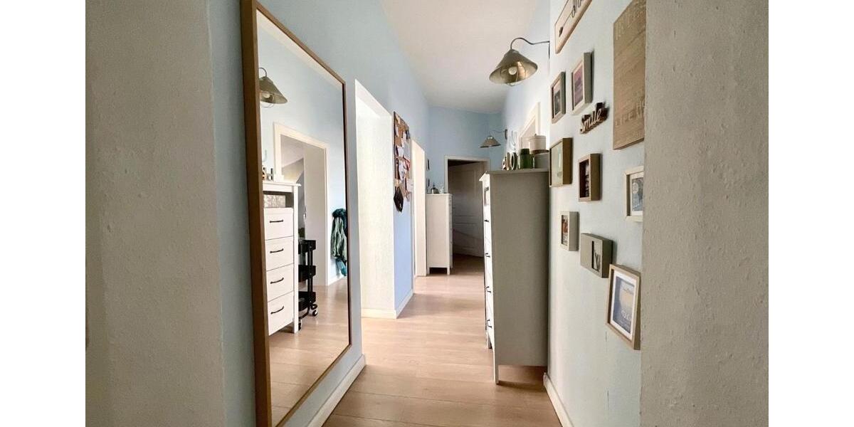 Dachgeschoßwohnung Duisburg Mittelmeiderich - 3 Zimmer, 80 m&sup2;, 901&euro; | Angebot:25294058