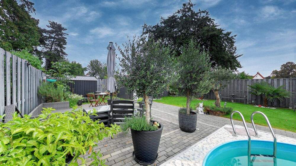 Design trifft Wohlgefühl - exklusiv modernisiertes Refugium mit Pool und Gartenidylle 3 zimmer