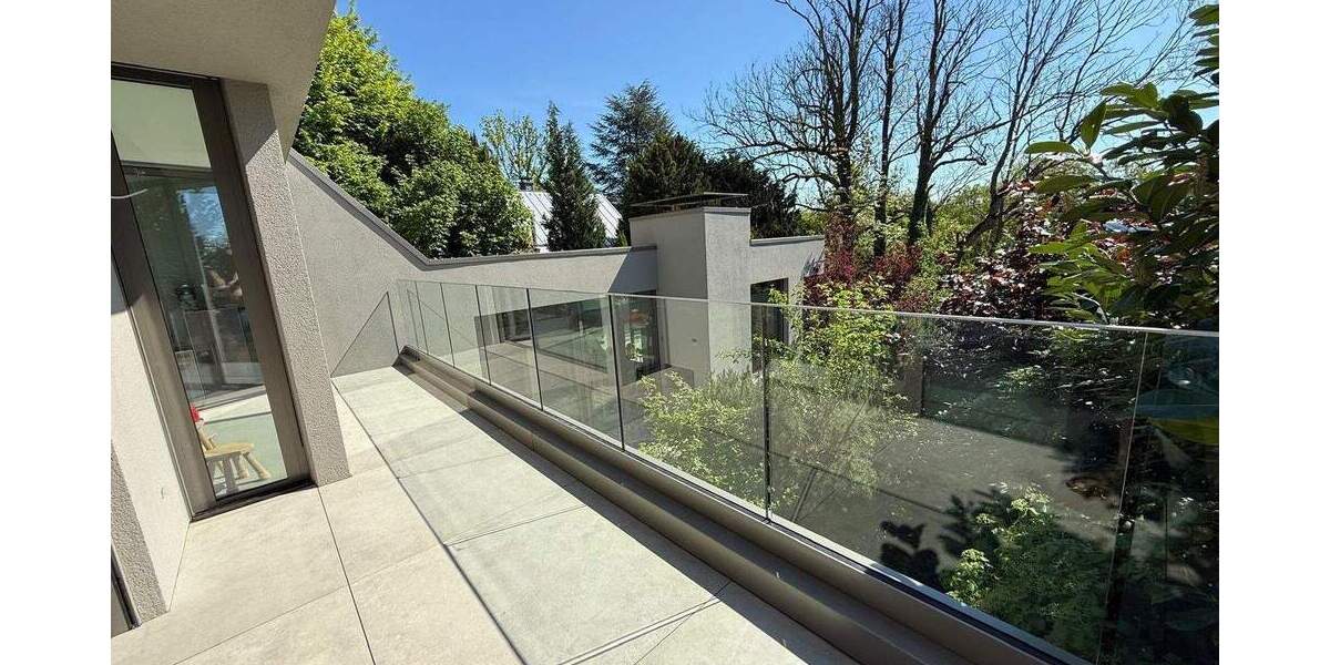 Wunderschönes modernes EFH mit höchster Privatsphäre am Ahlenberg 7 zimmer