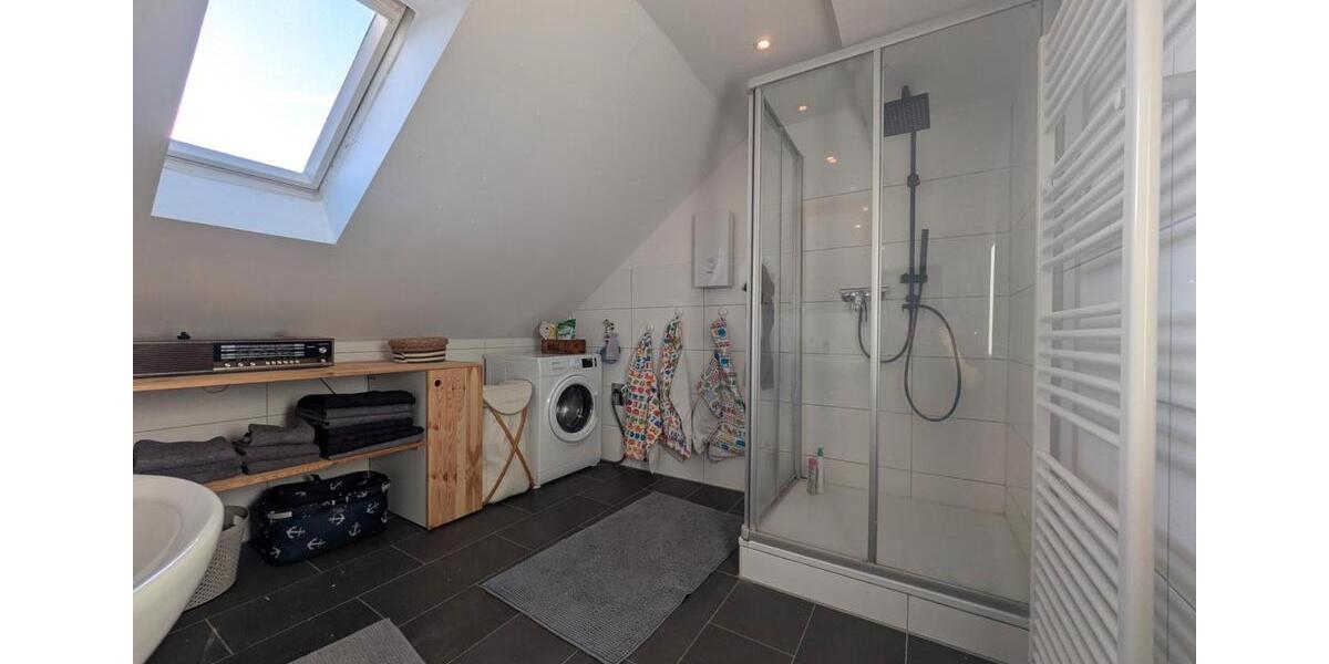 Dachgeschoßwohnung Bochum Günnigfeld - 4 Zimmer, 110 m&sup2;, 1.175&euro; | Angebot:26229036