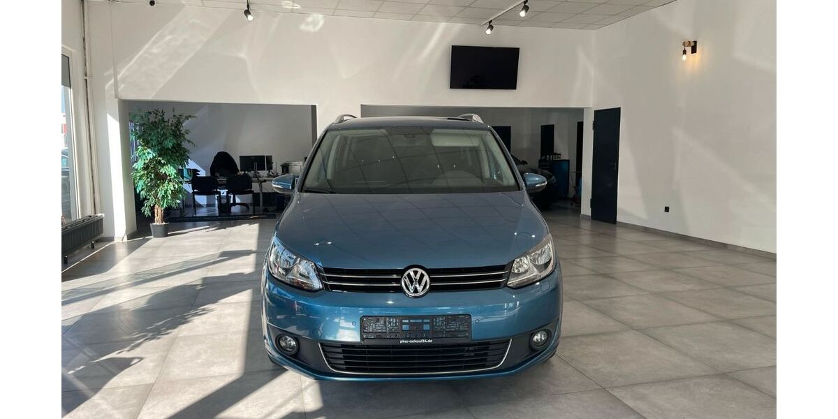 VW Touran 133.000 km 10.600 &euro; Oberhausen 46049