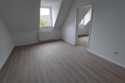 Renovierte 2 Zimmer Wohnung Dachgeschoss ! Nordstadt ! 2 zimmer