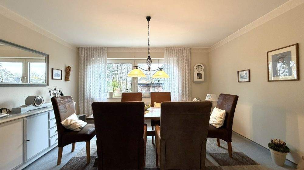 Doppelhaushälfte in Oberhausen-Eisenheim mit Garten, Garage, Carport, zwei Terrassen und mehr! 6 zimmer