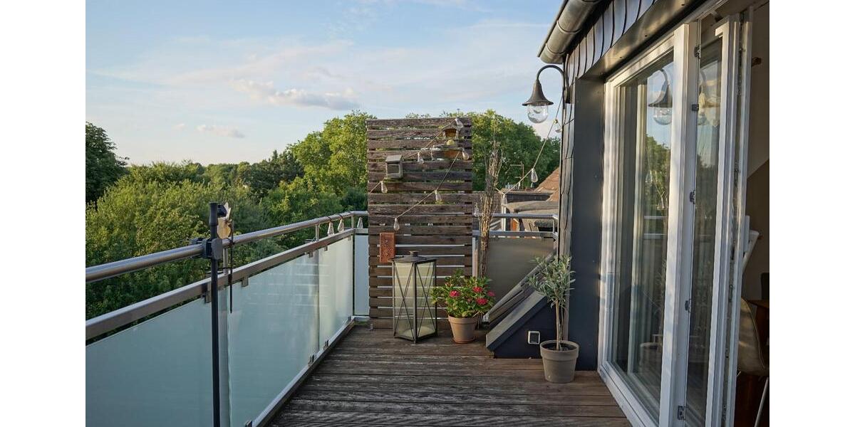 Dachgeschoßwohnung Essen Stadtbezirk II - 4 Zimmer, 95 m&sup2;, 379.000&euro; | Angebot:26288282