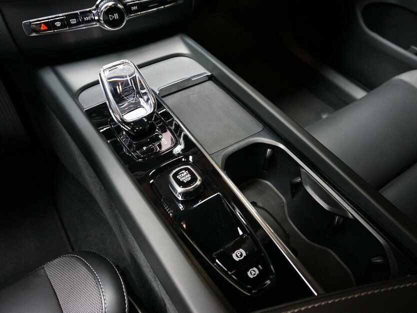 XC60 T8 Polestar B&W Pano 360° Leder HuD 22´
