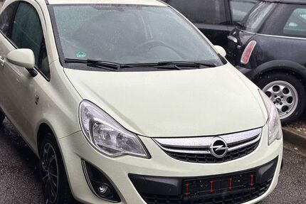 Opel Corsa 166.000 km 2.799 &euro; Essen 45326