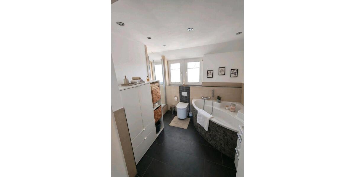Dachgeschoßwohnung Wuppertal Gemarkung Barmen - 5 Zimmer, 93 m&sup2;, 1.000&euro; | Angebot:26399839