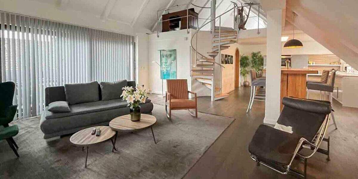 Exklusives Penthouse mit Galerie, Kamin, Garage und eigenem Aufzug in Essen-Rüttenscheid 3 zimmer