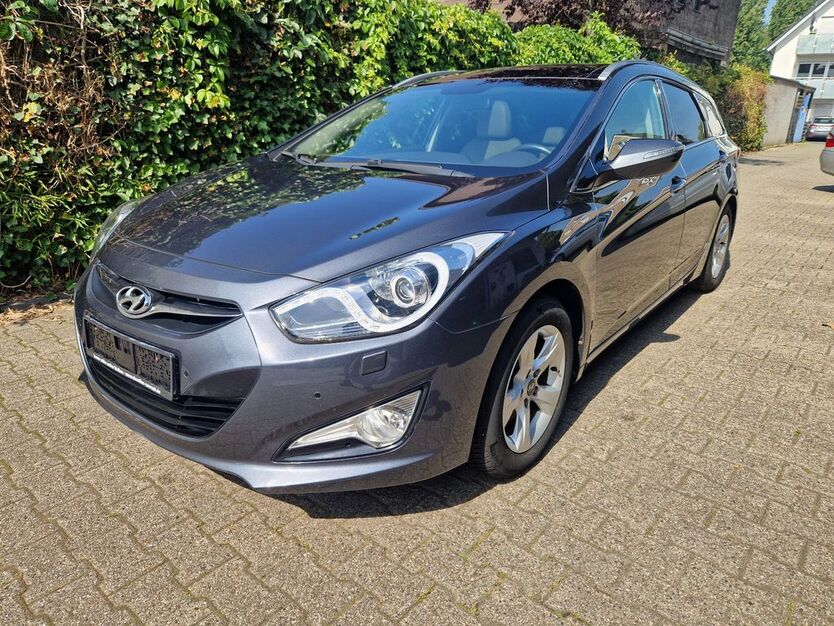 Hyundai i40 116.093 km 7.490 € Oberhausen 46149