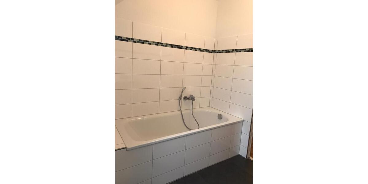 Dachgeschoßwohnung Bochum Höntrop - 4.5 Zimmer, 135 m&sup2;, 945&euro; | Angebot:24740012