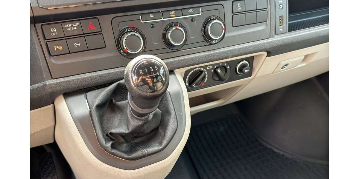 VW T6 Kombi 8 Sitze Klima Navi StdHz 1.Hd 98.747 km 22.900 &euro; Wuppertal 42327