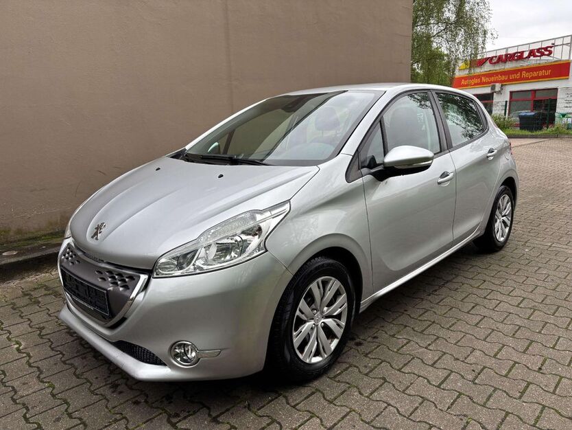 Peugeot 208 141.000 km 6.487 € Gelsenkirchen 45881
