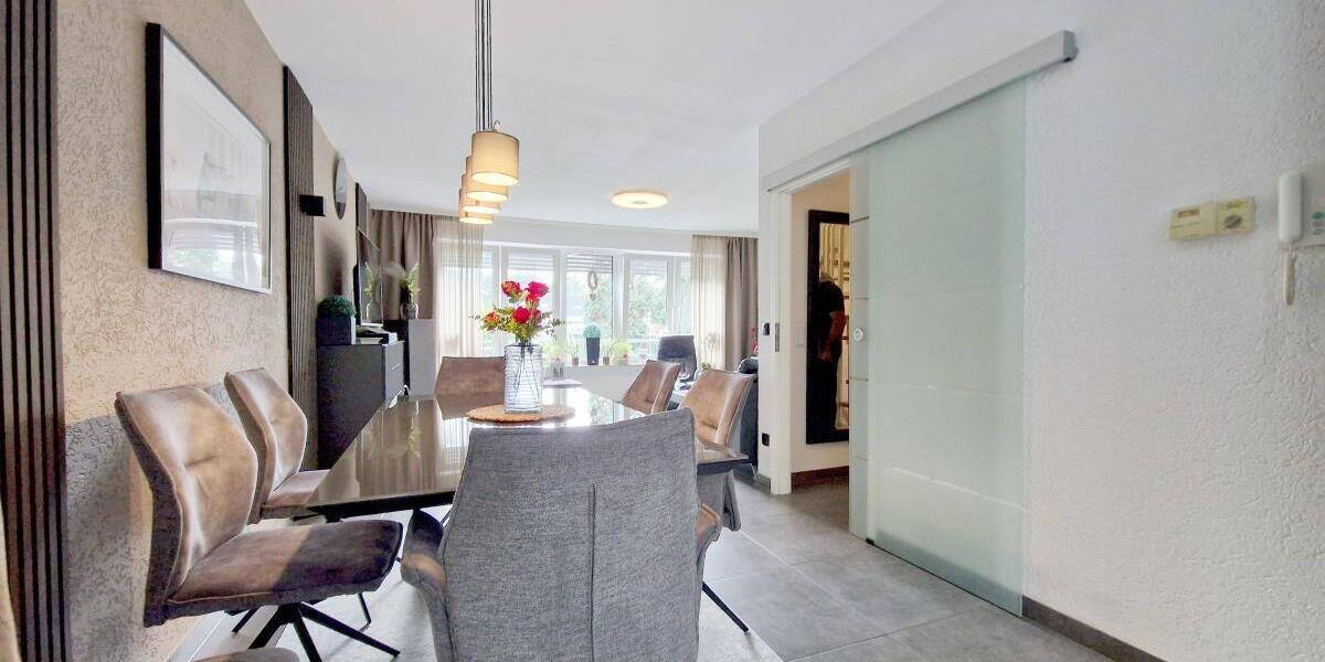 Modernes Zweifamilienhaus mit großem Garten und gehobener Ausstattung 7 zimmer