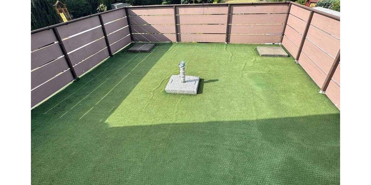 GEPFLEGTE DOPPELHAUSHÄLFTE MIT GARAGEN AUF GROßEM GRUNDSTÜCK IN DER MENGEDER HEIDE 6 zimmer