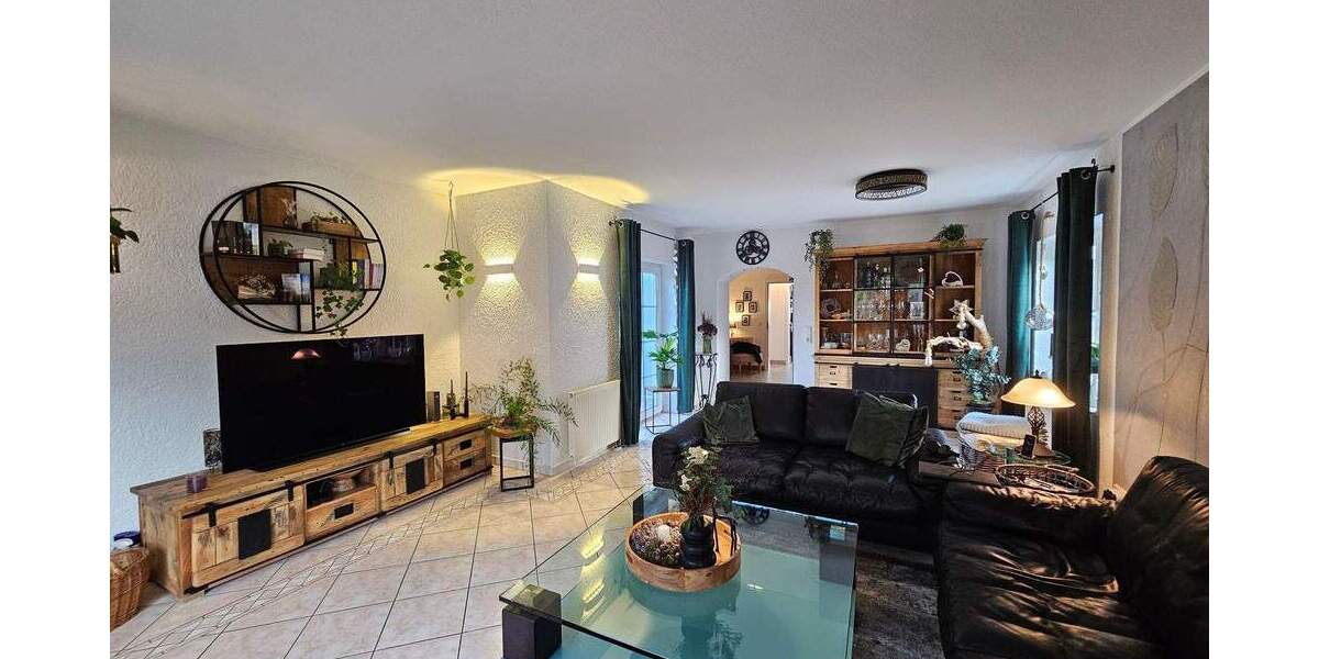 Modernisiertes 2-Familienhaus mit 3 Garagen und attr. Garten in guter und ruhiger Lage in Wetter 9 zimmer