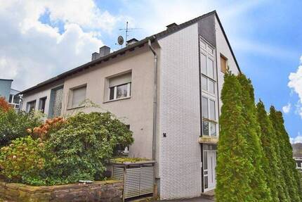 Helle 3,5-Zimmer-Wohnung mit großem Wintergarten und Privatgarten in ruhiger Lage