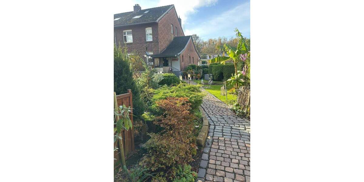 Charmante Doppelhaushälfte mit Geschichte in Recklinghausen-Hochlarmark 3 zimmer