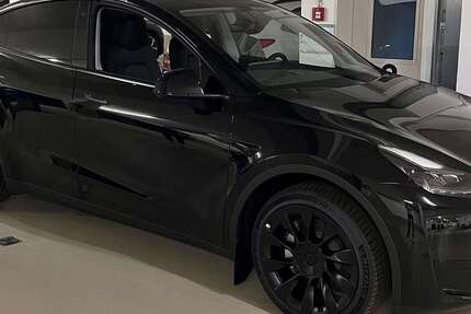 Tesla Model Y 25.636 km 31.500 &euro; Bochum 44787
