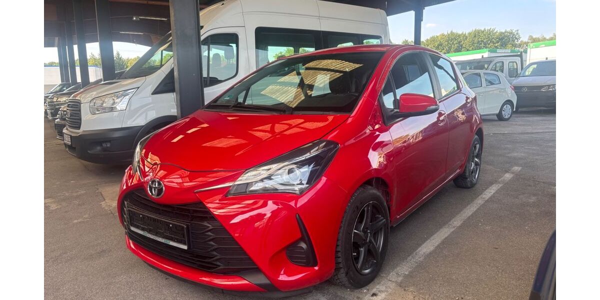 Toyota Yaris 71.000 km 7.800 &euro; Essen 45356
