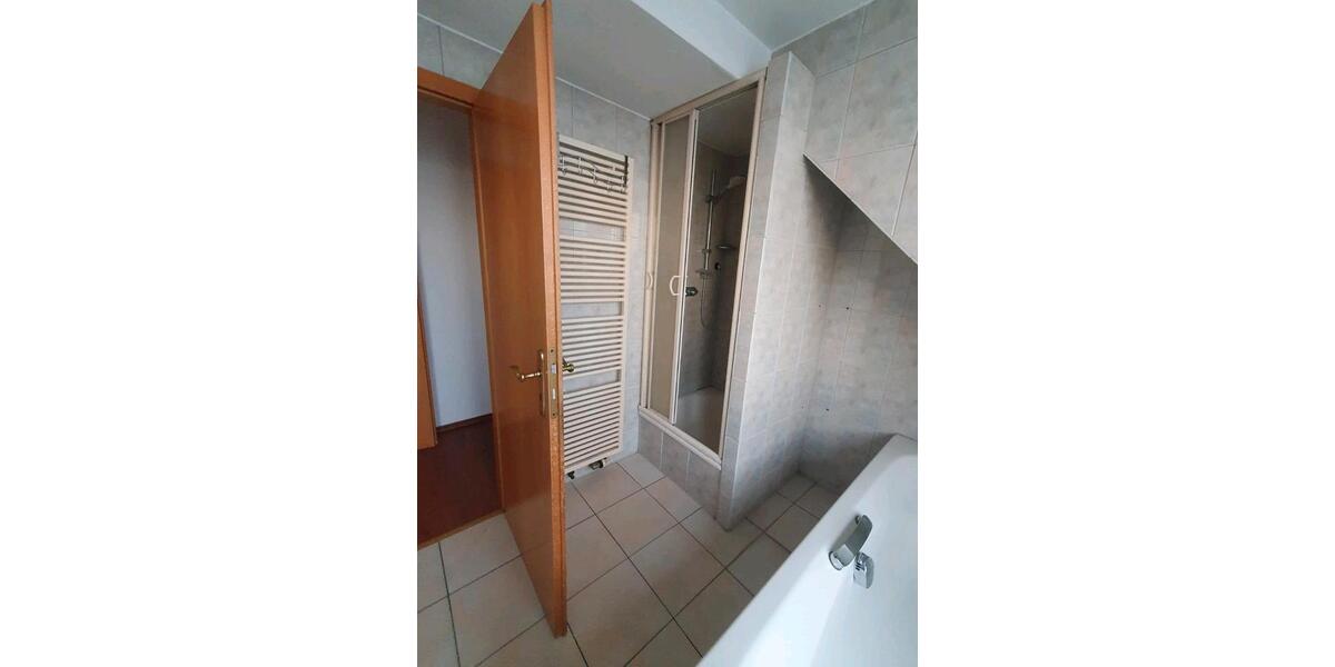 Dachgeschoßwohnung Gelsenkirchen - 2 Zimmer, 96 m&sup2;, 139.000&euro; | Angebot:25636925