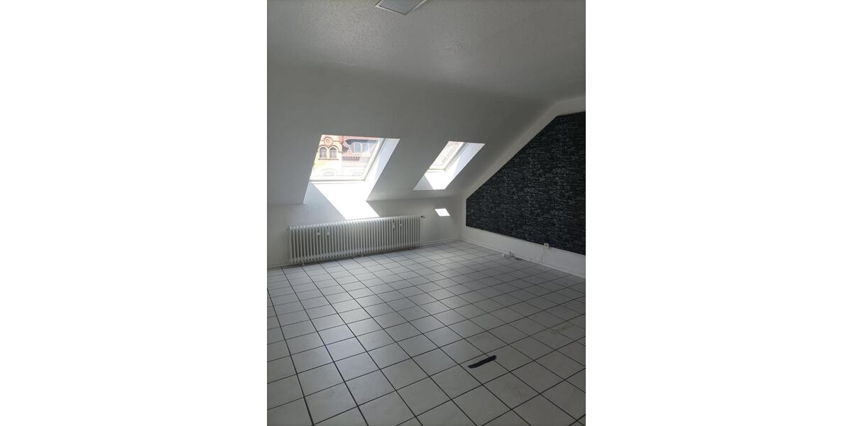 Dachgeschoßwohnung Essen Stadtbezirk VI - 3 Zimmer, 80 m&sup2;, 598&euro; | Angebot:25612904