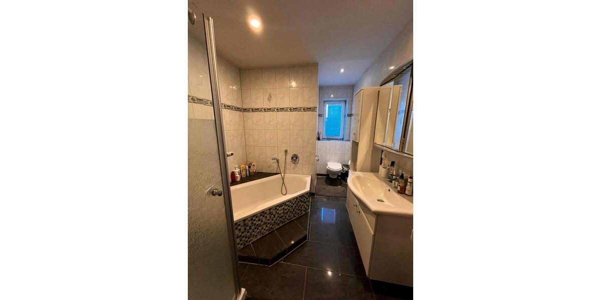 Etagenwohnung Duisburg Hamborn - 4 Zimmer, 103 m&sup2;, 145.000&euro; | Angebot:25396807