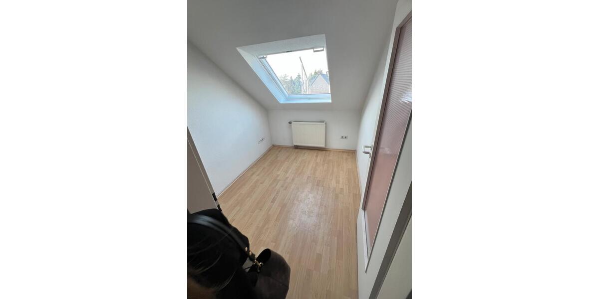 Dachgeschoßwohnung Dortmund Eving - 3 Zimmer, 65 m&sup2;, 700&euro; | Angebot:25443996