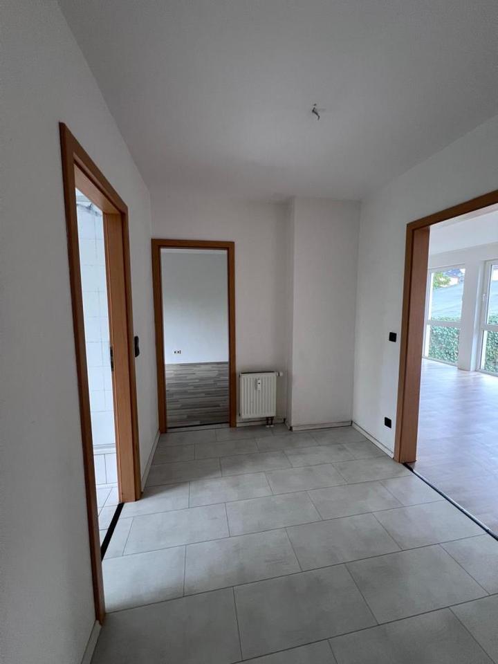 Große 3 Zimmer Wohnung mit Balkon zimmer