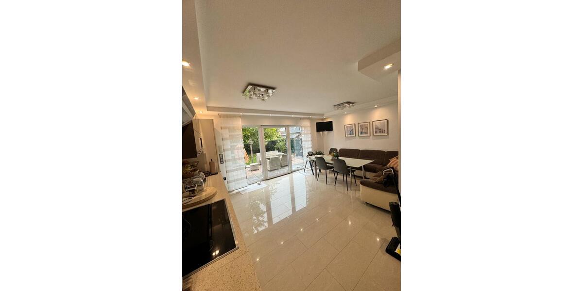 Reiheneckhaus Einfamilienhaus mit großem Garten & großer Garage zimmer