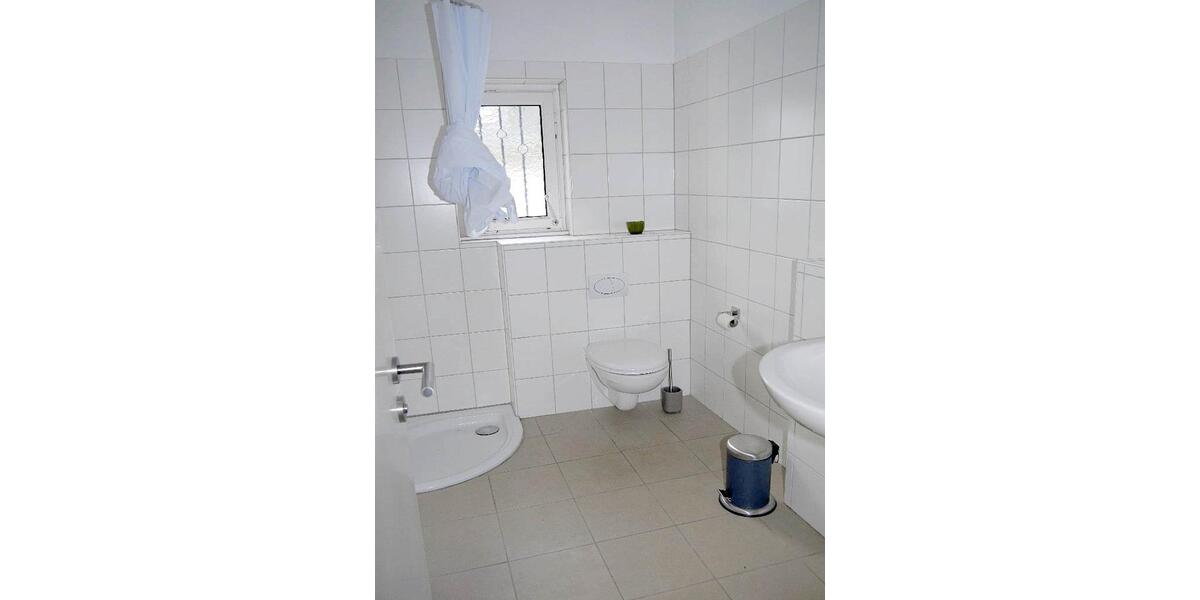 Einfamilienhaus Duisburg Huckingen - 8 Zimmer, 180 m&sup2;, 2.850&euro; | Angebot:26193895