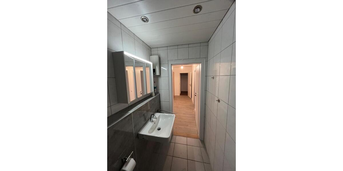 DG Wohnung renoviert, hell, freundlich & günstig 3.5 zimmer