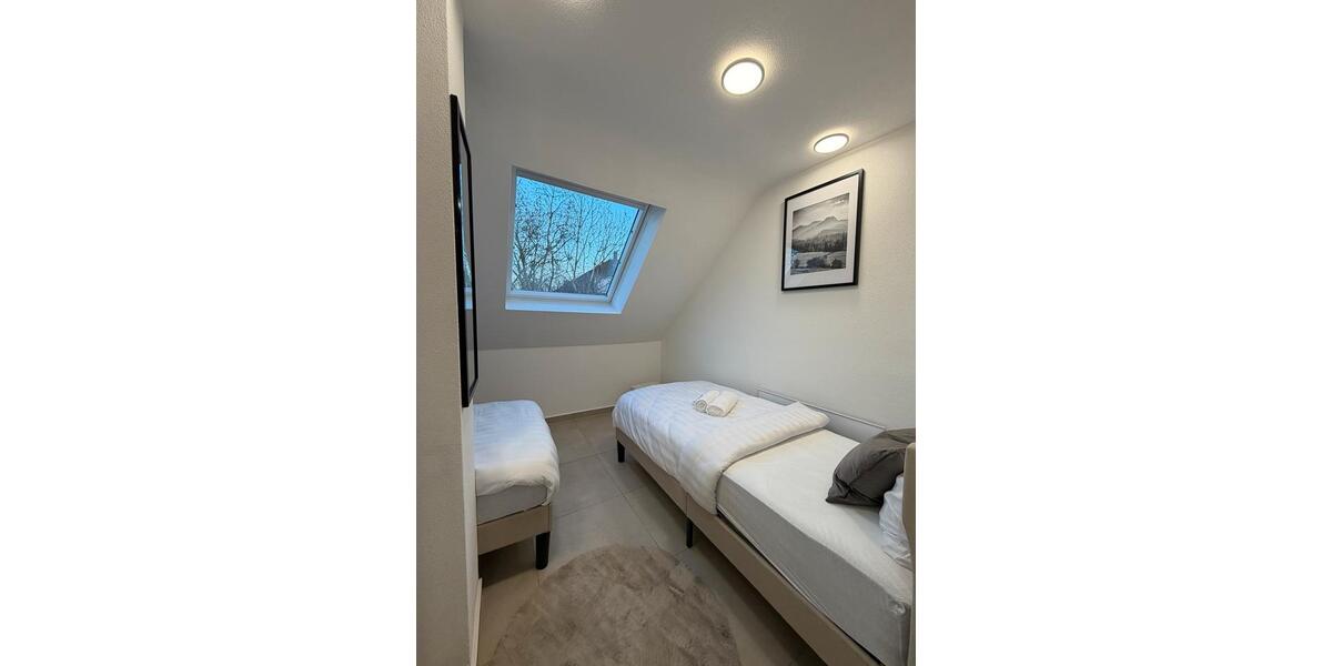 Dachgeschoßwohnung Essen Stadtbezirk III - 2 Zimmer, 55 m&sup2;, 1.900&euro; | Angebot:25322418