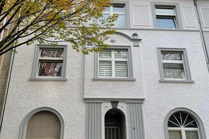 Möbilierte 2 Raum Dachgeschoß Wohnung in zentraler Lage 2 zimmer