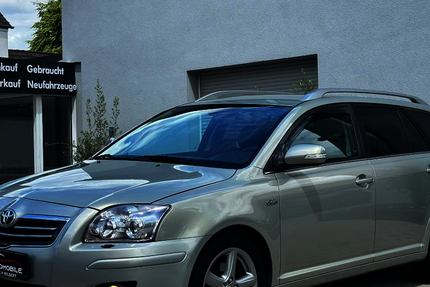 Toyota Avensis 323.428 km 1.890 &euro; Velbert 42551
