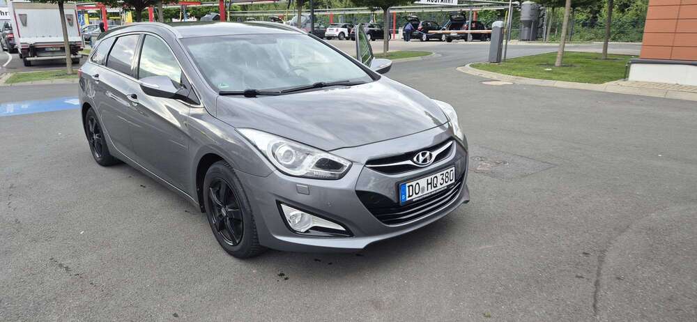 Hyundai i40 182.600 km 6.800 &euro; Dortmund 44263