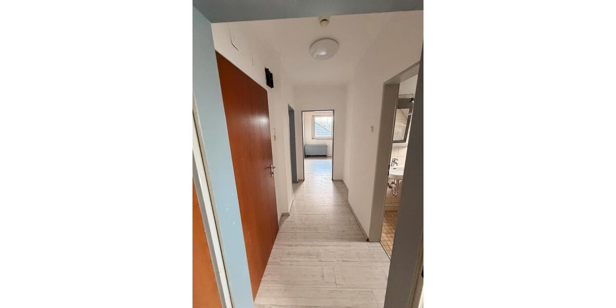 Helle Dachgeschoss Wohnung 3 zimmer