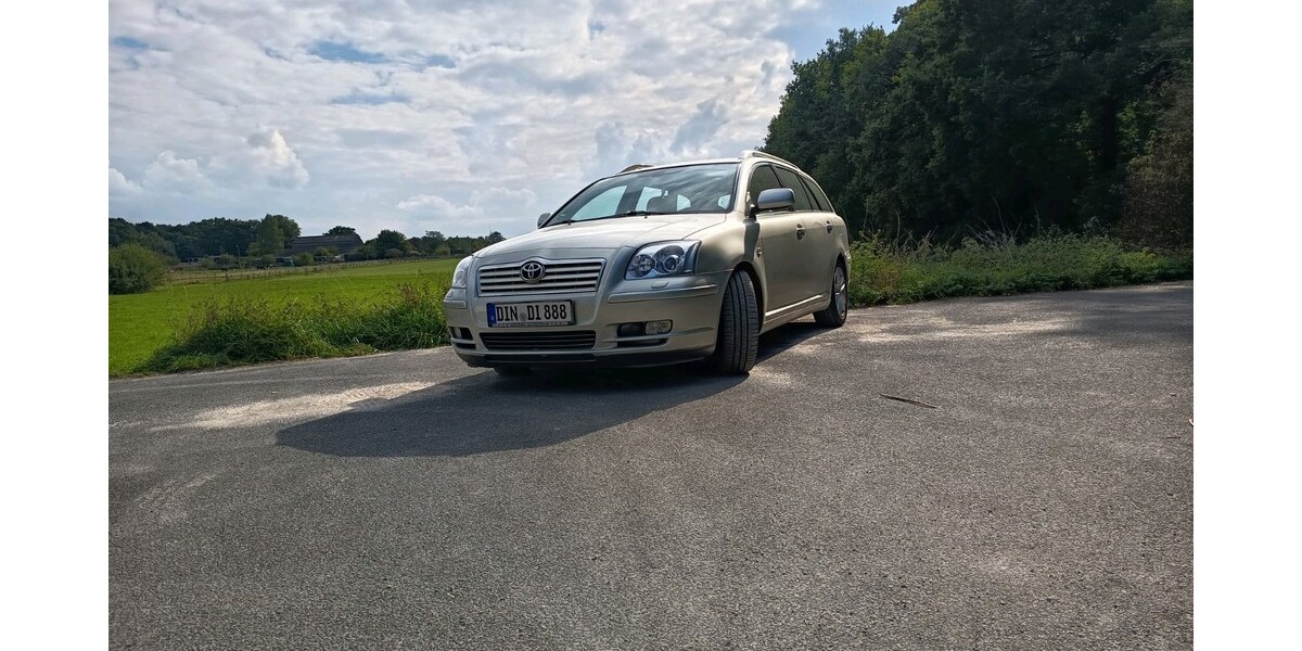 Toyota Avensis 215.000 km 7.000 &euro; Dinslaken 46535