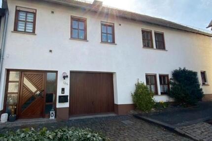 Großzügiges 1-2Familienhaus—Provisionsfrei
